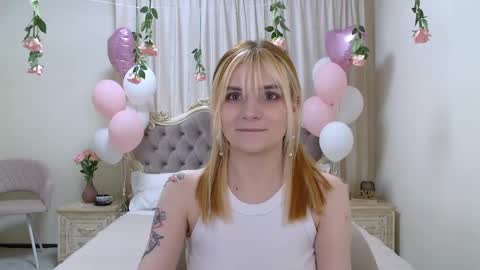 Snapshot of kellystoneys chatting on 02.25.25 Kelly Stoneys online show from 02.25.25