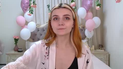 Snapshot of kellystoneys chatting on 03.12.25 Kelly Stoneys online show from 03.12.25