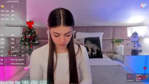 Snapshot of kelsi_di chatting on 12.17.24 kelsi_di online show from 12.17.24