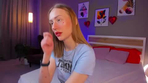 Snapshot of kely_cute chatting on 02.24.26 kely cute online show from 02.24.26