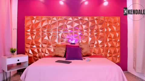 Kendall online show from 12.10.24