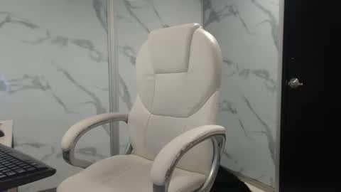 Snapshot of kendall69__ chatting on 12.08.24 kendall69__ online show from 12.08.24