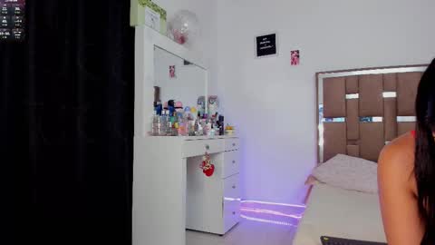 Kendall ewers online show from 11.21.25