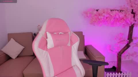 Snapshot of kendall_jonss chatting on 02.24.26 online show from 02.24.26