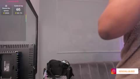 kendallbleer online show from 10.13.25