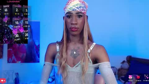 Snapshot of kendallgil_ chatting on 10.21.25 kendallgil_ online show from 10.21.25