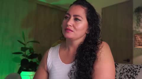 Snapshot of kendally_ chatting on 11.13.25 kendally_ online show from 11.13.25