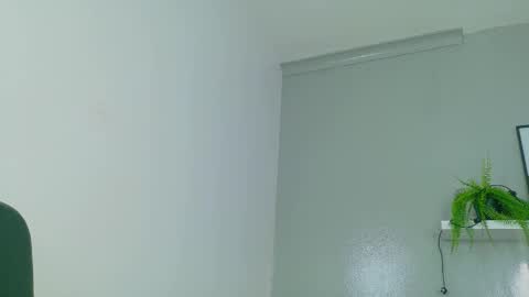 Snapshot of kendalmilleer chatting on 10.13.25   online show from 10.13.25