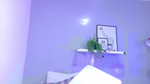 Snapshot of kendalmilleer chatting on 10.17.25   online show from 10.17.25