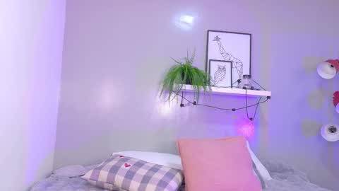 Snapshot of kendalmilleer chatting on 10.24.25   online show from 10.24.25