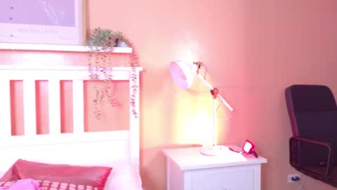 Snapshot of kendalmilleer chatting on 10.30.25   online show from 10.30.25