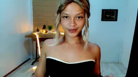 Snapshot of kendra_lunaxx chatting on 05.20.26 kendra_lunaxx online show from 05.20.26