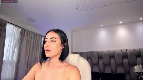 Snapshot of kendra_scoth chatting on 12.28.24 Kendra Scoth online show from 12.28.24