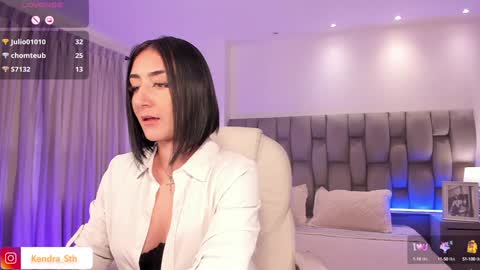 Snapshot of kendra_scoth chatting on 01.05.25 Kendra Scoth online show from 01.05.25