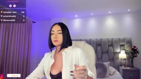 Snapshot of kendra_scoth chatting on 02.18.25 Kendra Scoth online show from 02.18.25