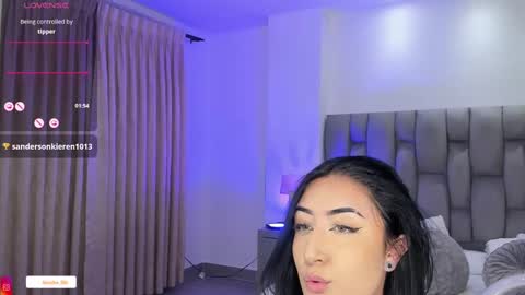 Snapshot of kendra_scoth chatting on 02.21.25 Kendra Scoth online show from 02.21.25