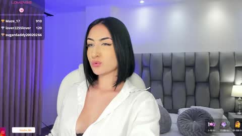 Snapshot of kendra_scoth chatting on 02.22.25 Kendra Scoth online show from 02.22.25