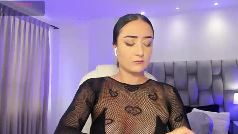 Snapshot of kendra_scoth chatting on 02.25.25 Kendra Scoth online show from 02.25.25