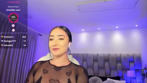 Snapshot of kendra_scoth chatting on 02.25.25 Kendra Scoth online show from 02.25.25