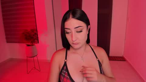 Snapshot of kendra_scoth chatting on 09.21.25 Kendra Scoth online show from 09.21.25