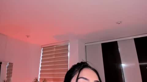 Snapshot of kendra_scoth chatting on 10.26.25 Kendra Scoth online show from 10.26.25