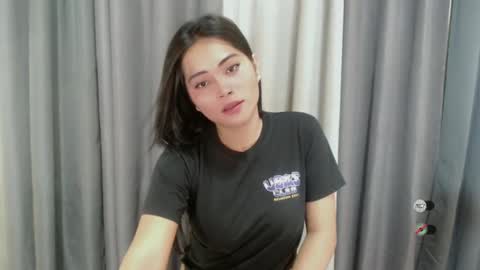 Snapshot of kendra_slut chatting on 02.18.25 K E N D R A online show from 02.18.25