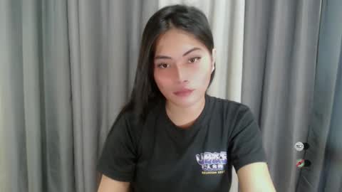 Snapshot of kendra_slut chatting on 02.18.25 K E N D R A online show from 02.18.25