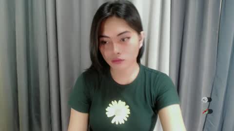 Snapshot of kendra_slut chatting on 02.21.25 K E N D R A online show from 02.21.25