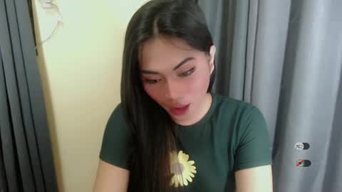 Snapshot of kendra_slut chatting on 03.07.25 K E N D R A online show from 03.07.25