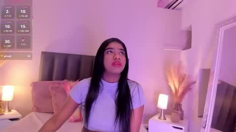 kendrachavez_ online show from 11.27.25