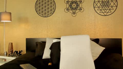 Snapshot of kendraleroy chatting on 12.25.24 KENDRA online show from 12.25.24