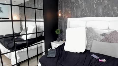 Snapshot of kendraleroy chatting on 03.04.25 KENDRA online show from 03.04.25