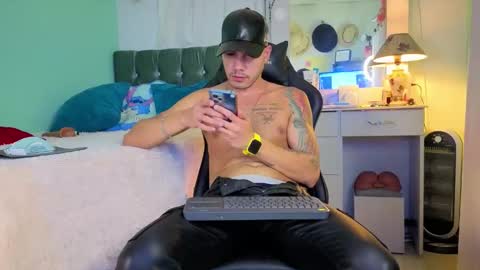 Chriss Morales online show from 10.18.25