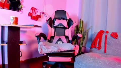 kenia_thompsom01 online show from 02.23.26