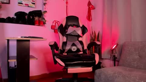 kenia_thompsom01 online show from 03.24.26