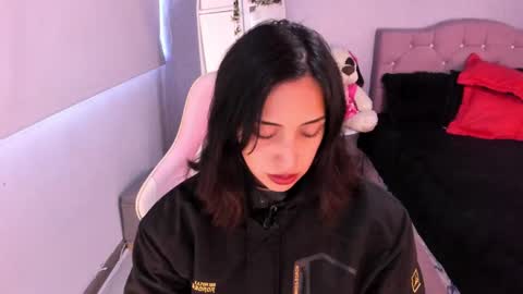 Snapshot of kenia_thompson01 chatting on 12.19.24 01 online show from 12.19.24