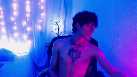 Snapshot of kenny__hot chatting on 12.19.24 kenny online show from 12.19.24