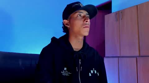 Snapshot of kenny_jones chatting on 10.09.25 Kenny online show from 10.09.25