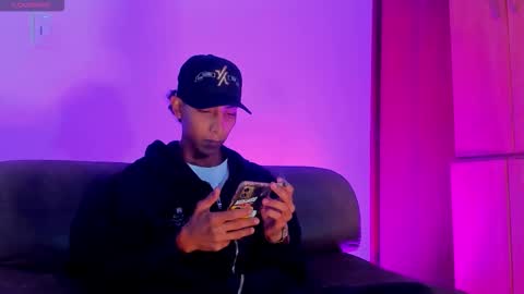 Snapshot of kenny_jones chatting on 10.19.25 Kenny online show from 10.19.25