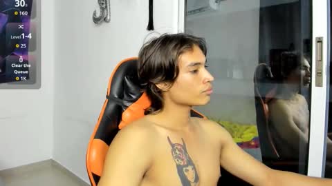 Snapshot of kenshi_roa chatting on 10.11.25 kenshi_roa online show from 10.11.25