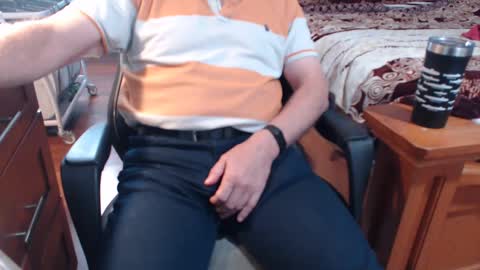 Snapshot of kent_ham chatting on 12.23.24 kent_ham online show from 12.23.24