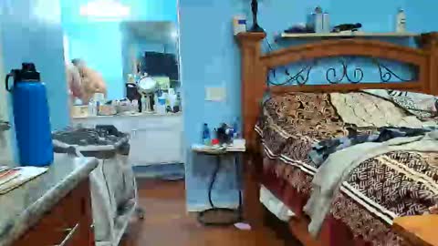 Snapshot of kent_ham chatting on 10.21.25 kent_ham online show from 10.21.25