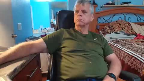 Snapshot of kent_ham chatting on 10.24.25 kent_ham online show from 10.24.25