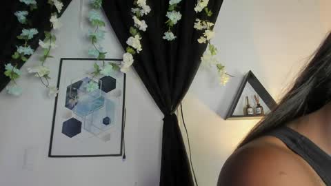 Snapshot of kentha_mitchellss chatting on 05.15.26 KENTHA online show from 05.15.26