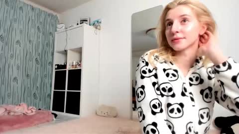 Kenzie online show from 01.11.25