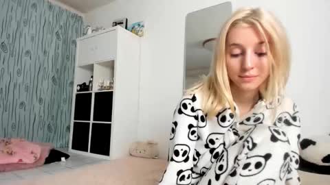 Kenzie online show from 10.06.25