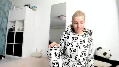 Kenzie online show from 10.13.25