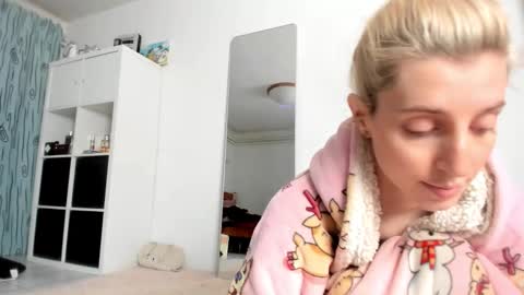 Kenzie online show from 11.16.25