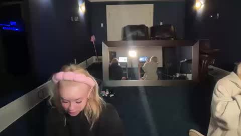 kenziesmithh online show from 10.12.25