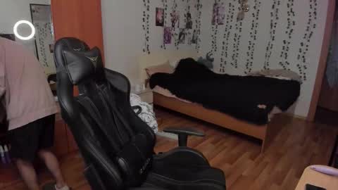 Looking for a moderator I PVT IS OPEN online show from 11.26.25